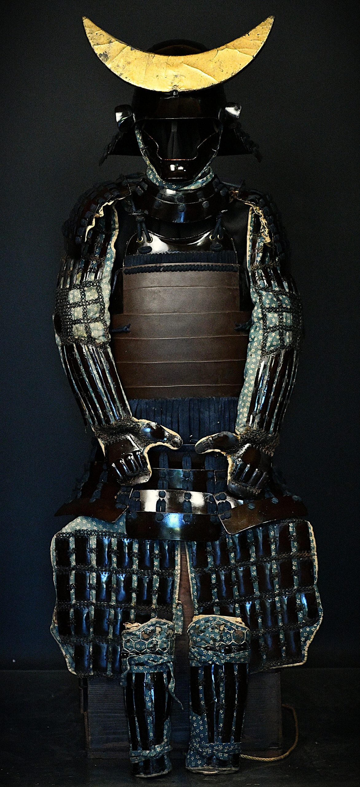 Gusoku with Crescent Moon Maedate — 15 of 20