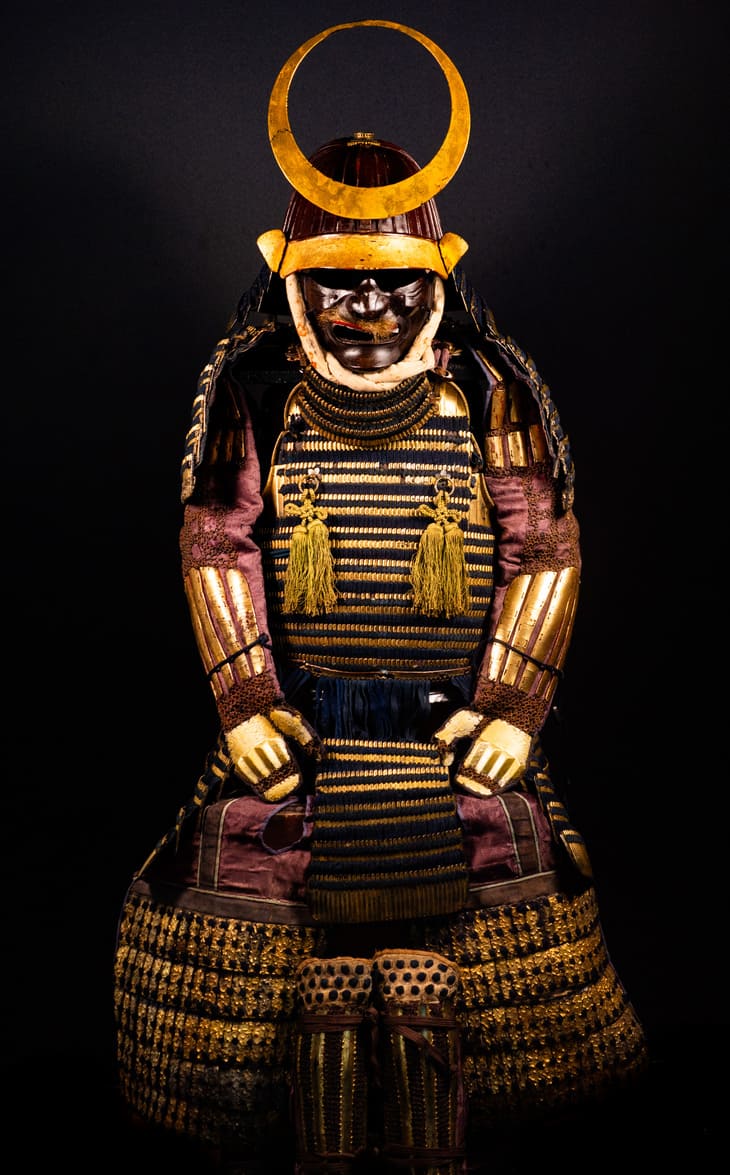 Edo period samurai Kabuto with crescent moon crest — 3 of 28