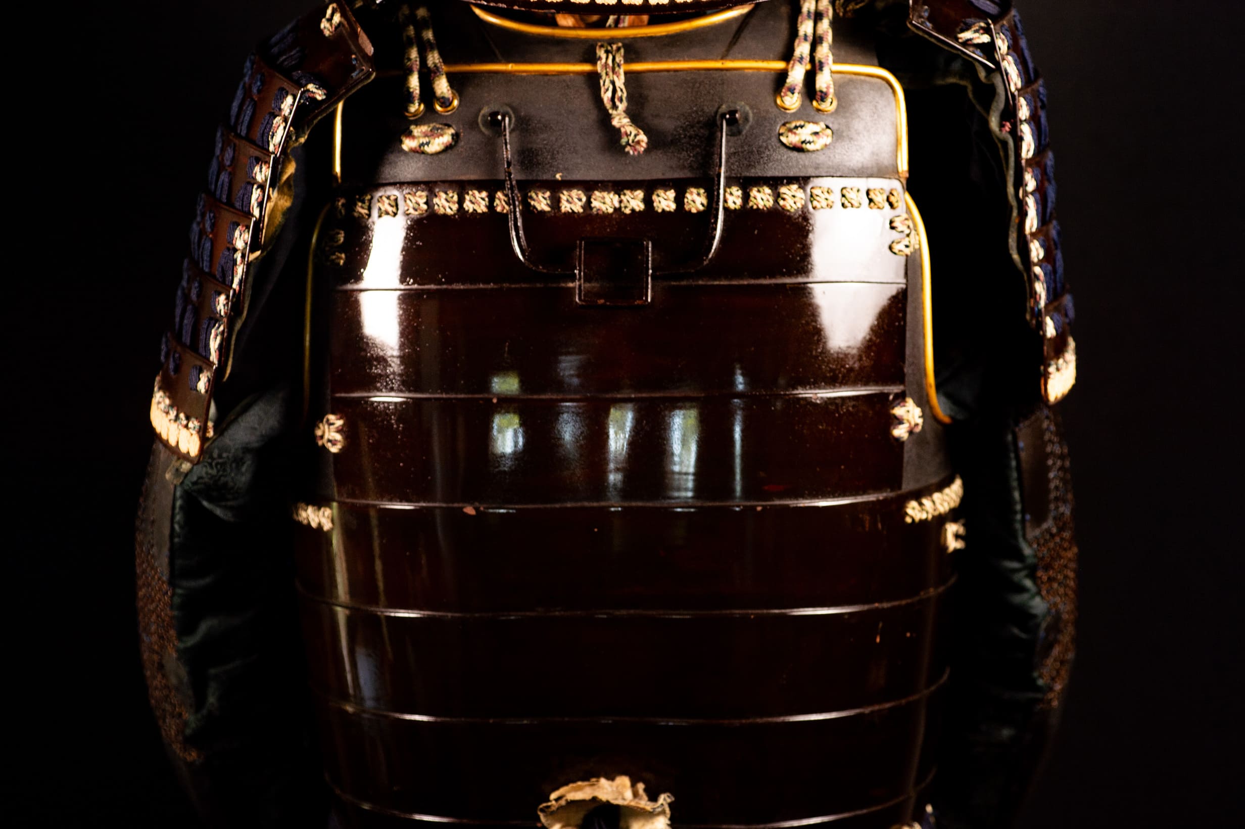 A fine Japanese armour (Tōsei Gusoku) — 14 of 25