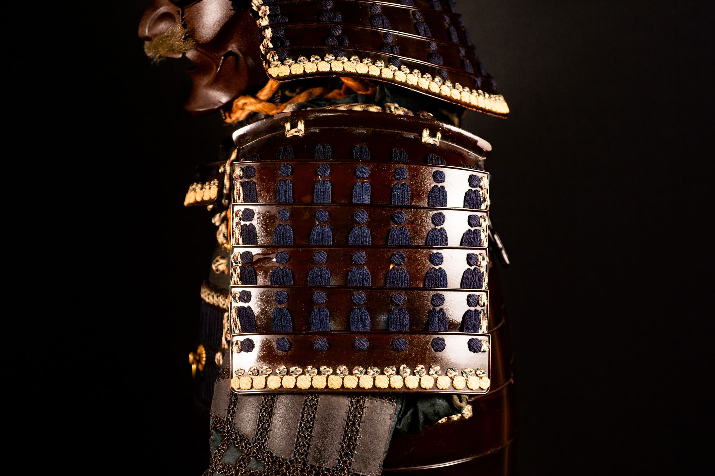 A fine Japanese armour (Tōsei Gusoku) — 18 of 25