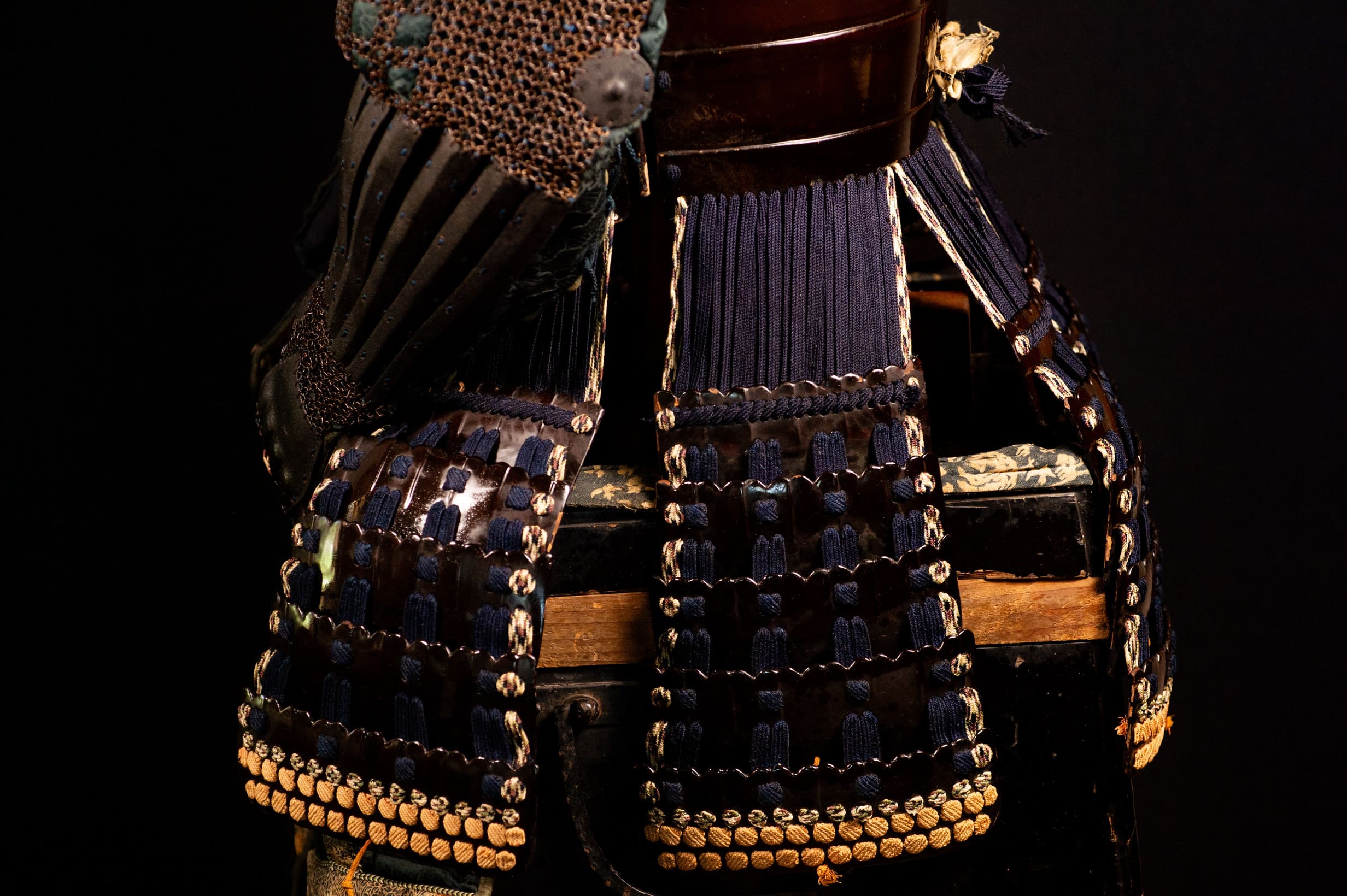 A fine Japanese armour (Tōsei Gusoku) — 19 of 25