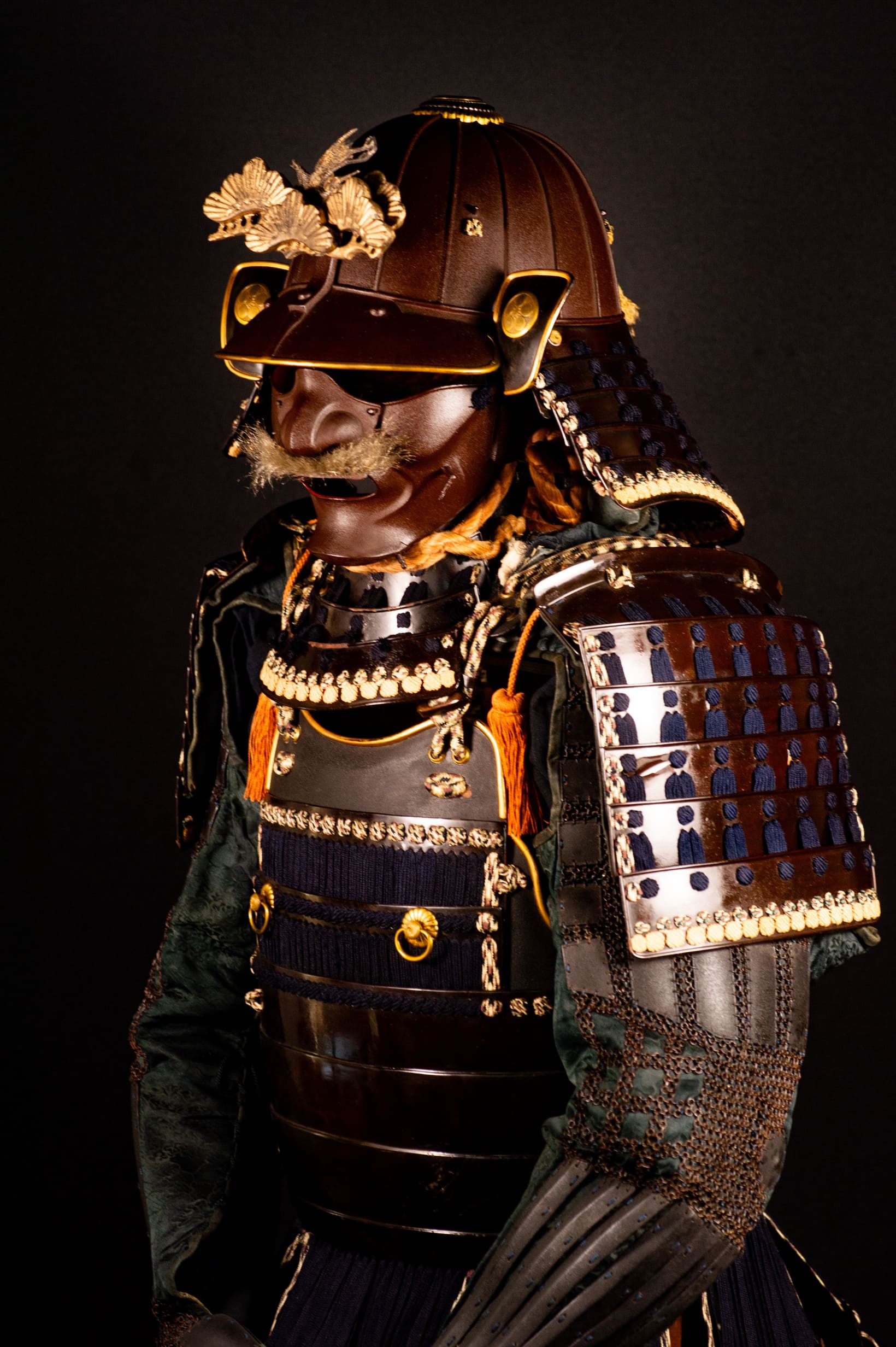 A fine Japanese armour (Tōsei Gusoku) — 23 of 25