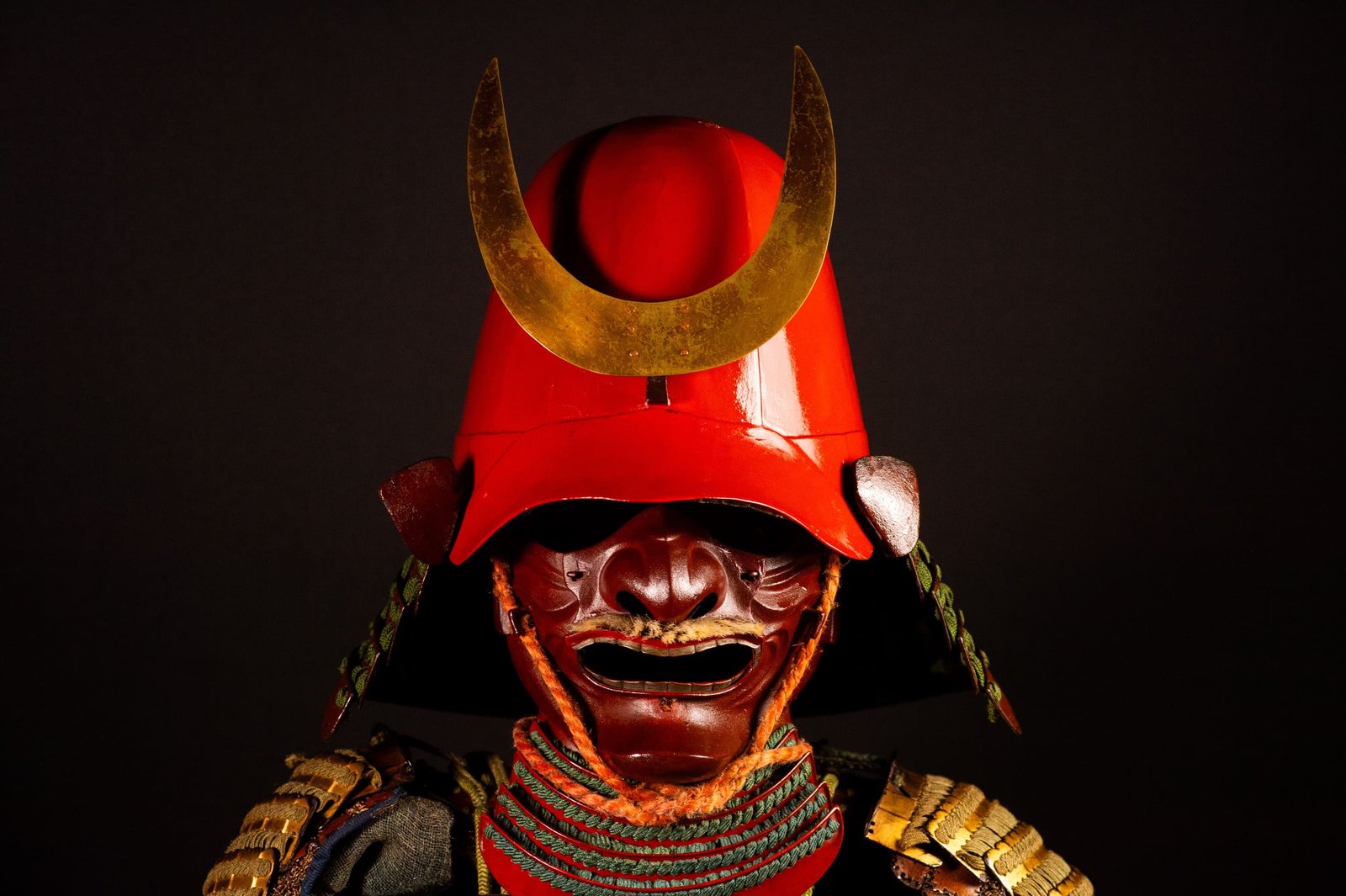 Certified Japanese Samurai Armor (Gusoku) – Red Lacquer Nimai-Dō and Moegi Lacing | Early Edo Period — 1 of 28
