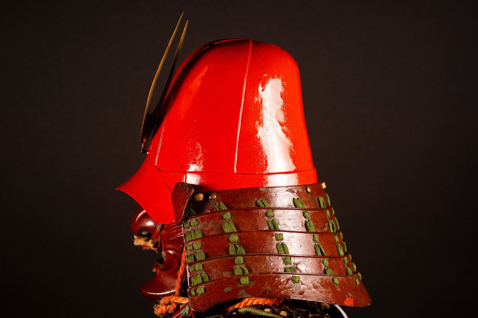 Certified Japanese Samurai Armor (Gusoku) – Red Lacquer Nimai-Dō and Moegi Lacing | Early Edo Period — 12 of 28
