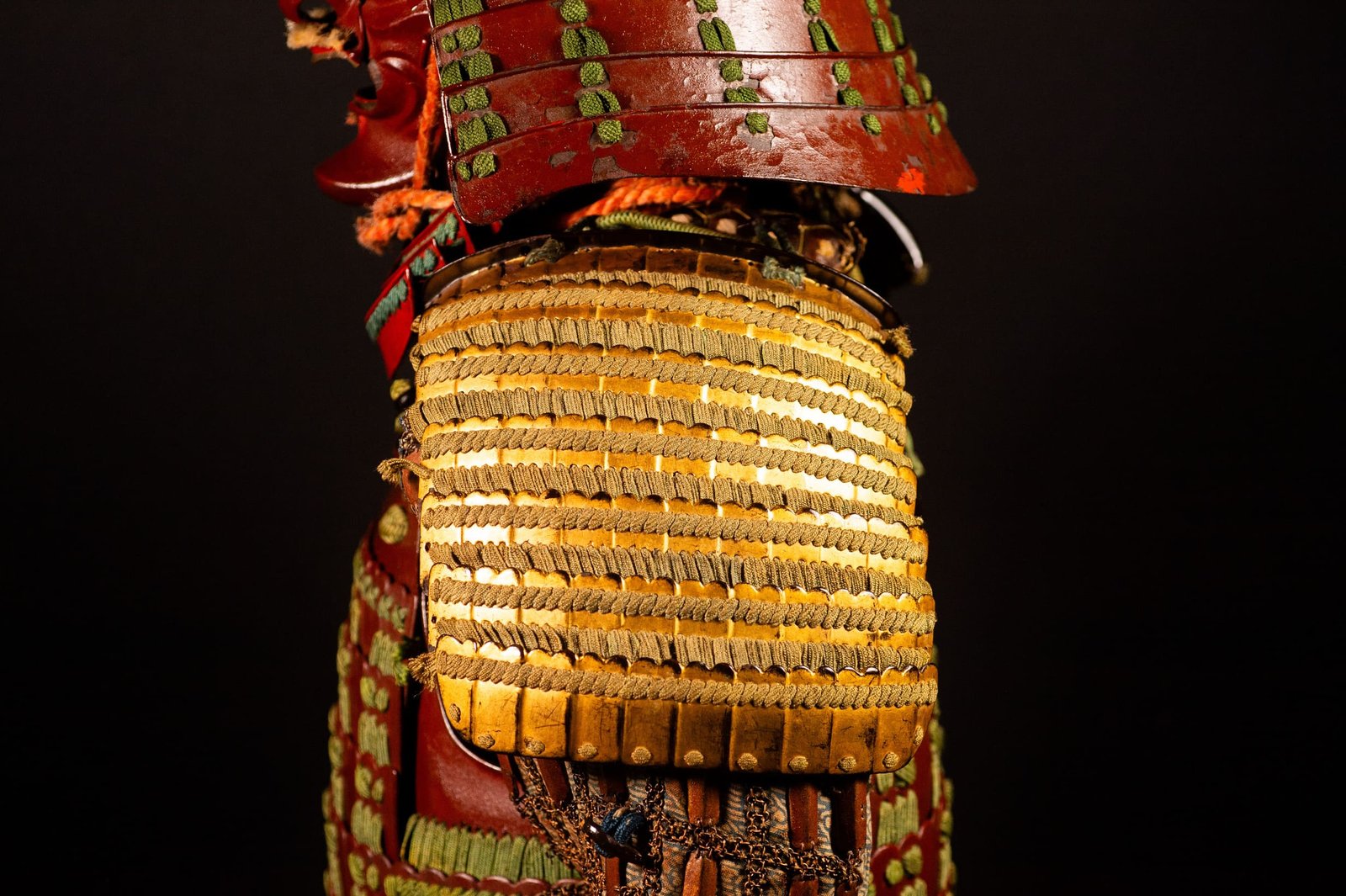 Certified Japanese Samurai Armor (Gusoku) – Red Lacquer Nimai-Dō and Moegi Lacing | Early Edo Period — 13 of 28