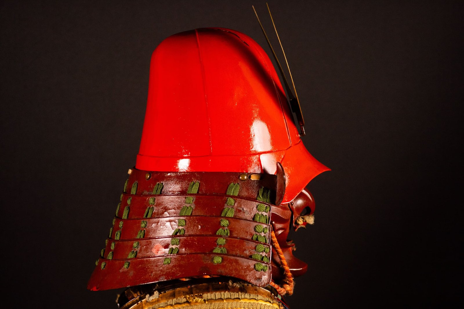 Certified Japanese Samurai Armor (Gusoku) – Red Lacquer Nimai-Dō and Moegi Lacing | Early Edo Period — 18 of 28