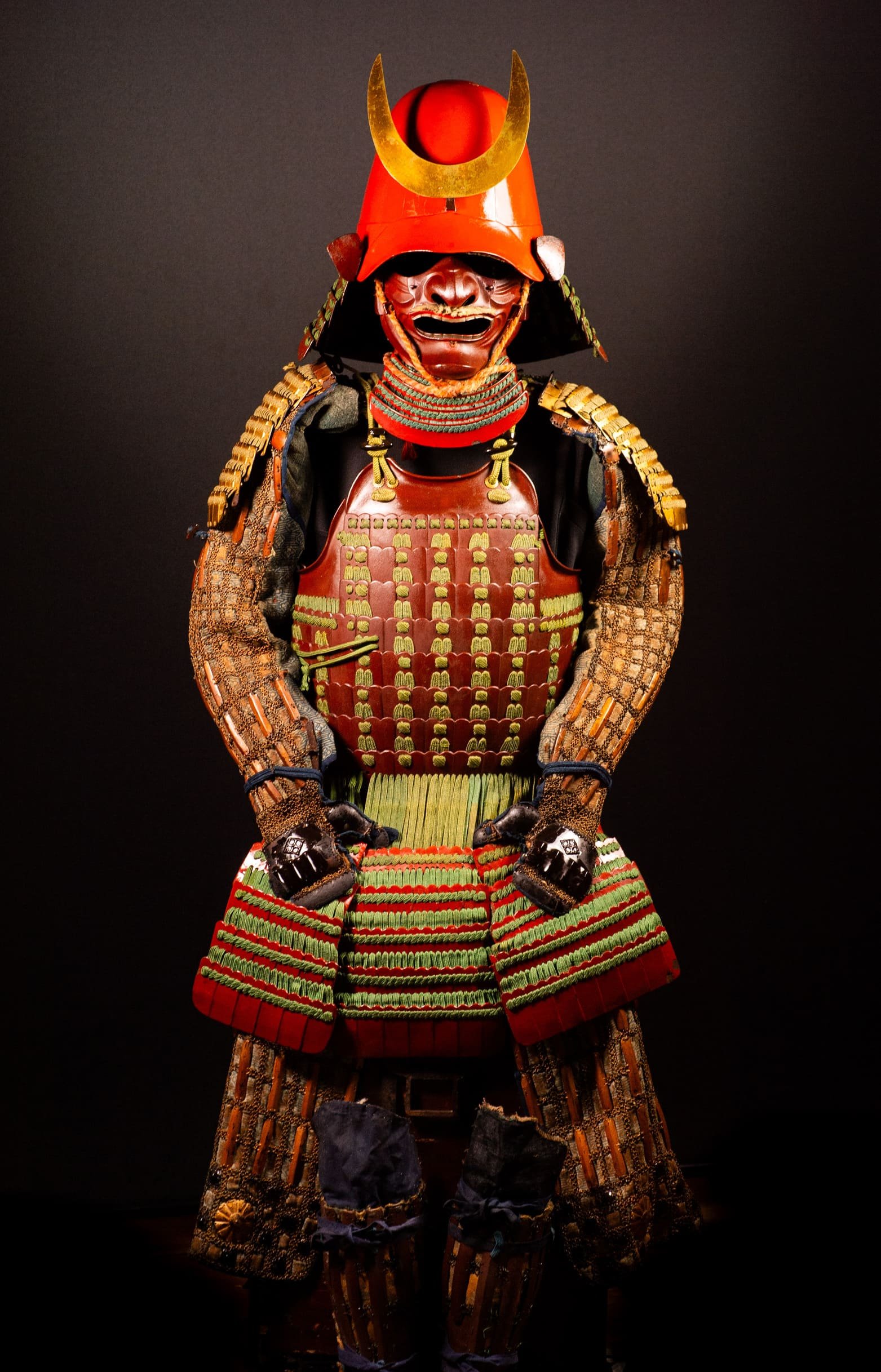 Certified Japanese Samurai Armor (Gusoku) – Red Lacquer Nimai-Dō and Moegi Lacing | Early Edo Period — 26 of 28