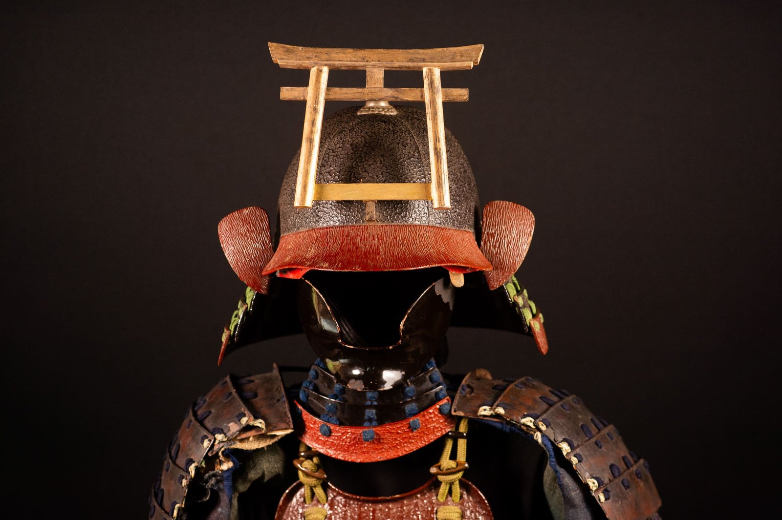 Japanese Samurai Armor Tōsei Gusoku with Torii Maedate — 1 of 22