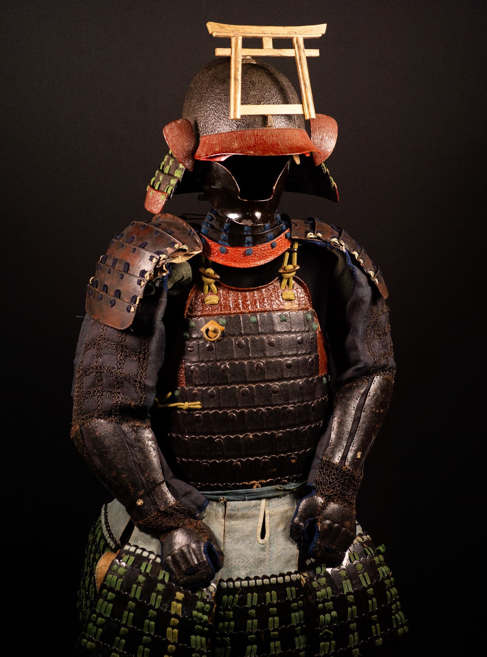 Japanese Samurai Armor Tōsei Gusoku with Torii Maedate — 5 of 22
