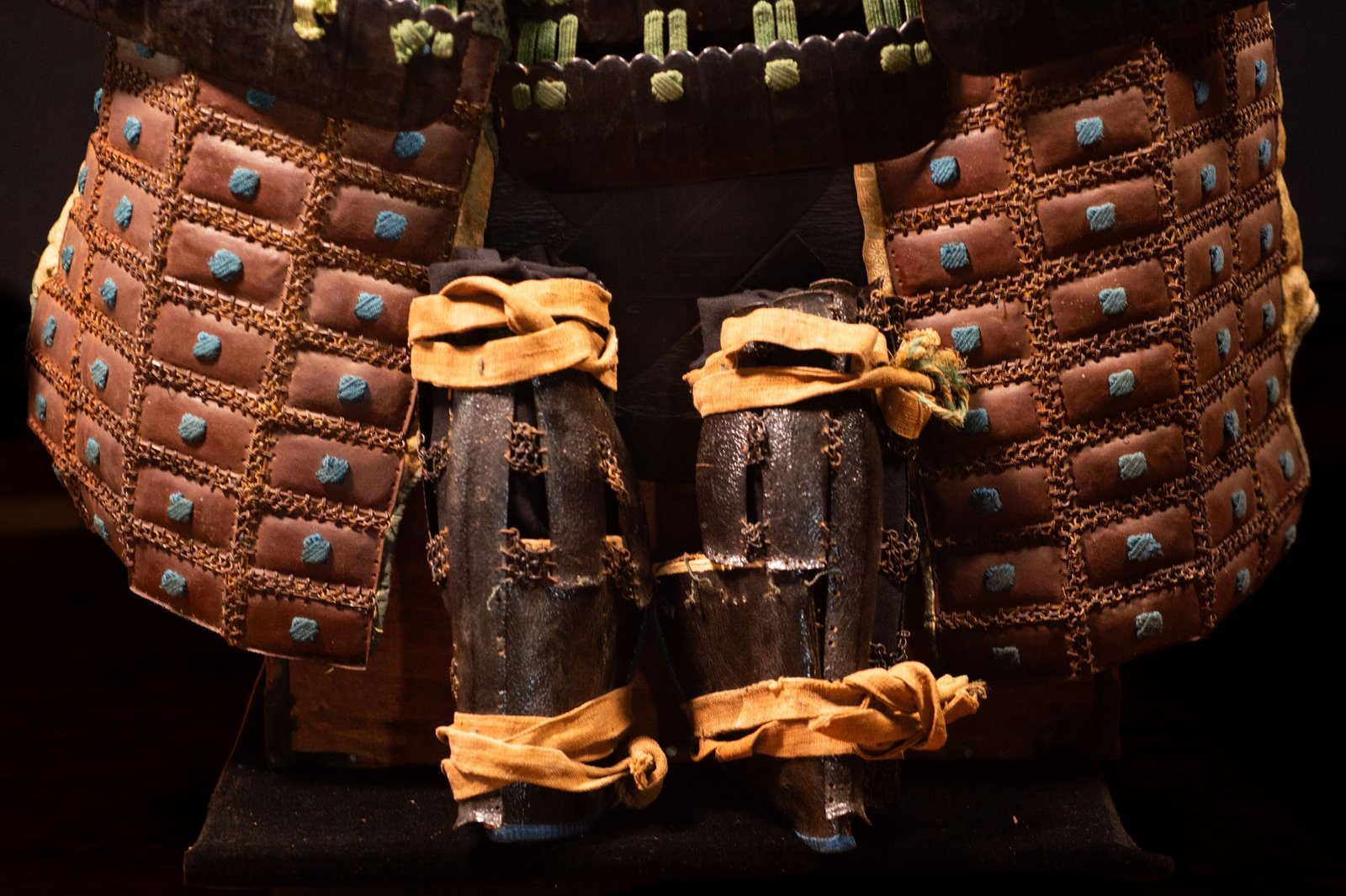 Japanese Samurai Armor Tōsei Gusoku with Torii Maedate — 18 of 22