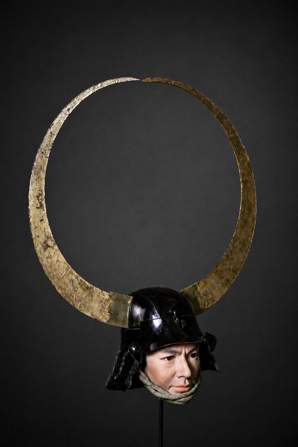Zunari Kabuto with Gold Crescent Wakidate – Edo Period — 4 of 11