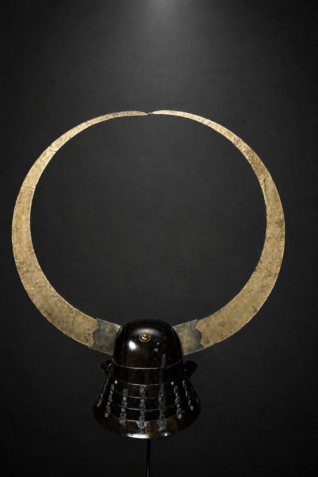 Zunari Kabuto with Gold Crescent Wakidate – Edo Period — 6 of 11