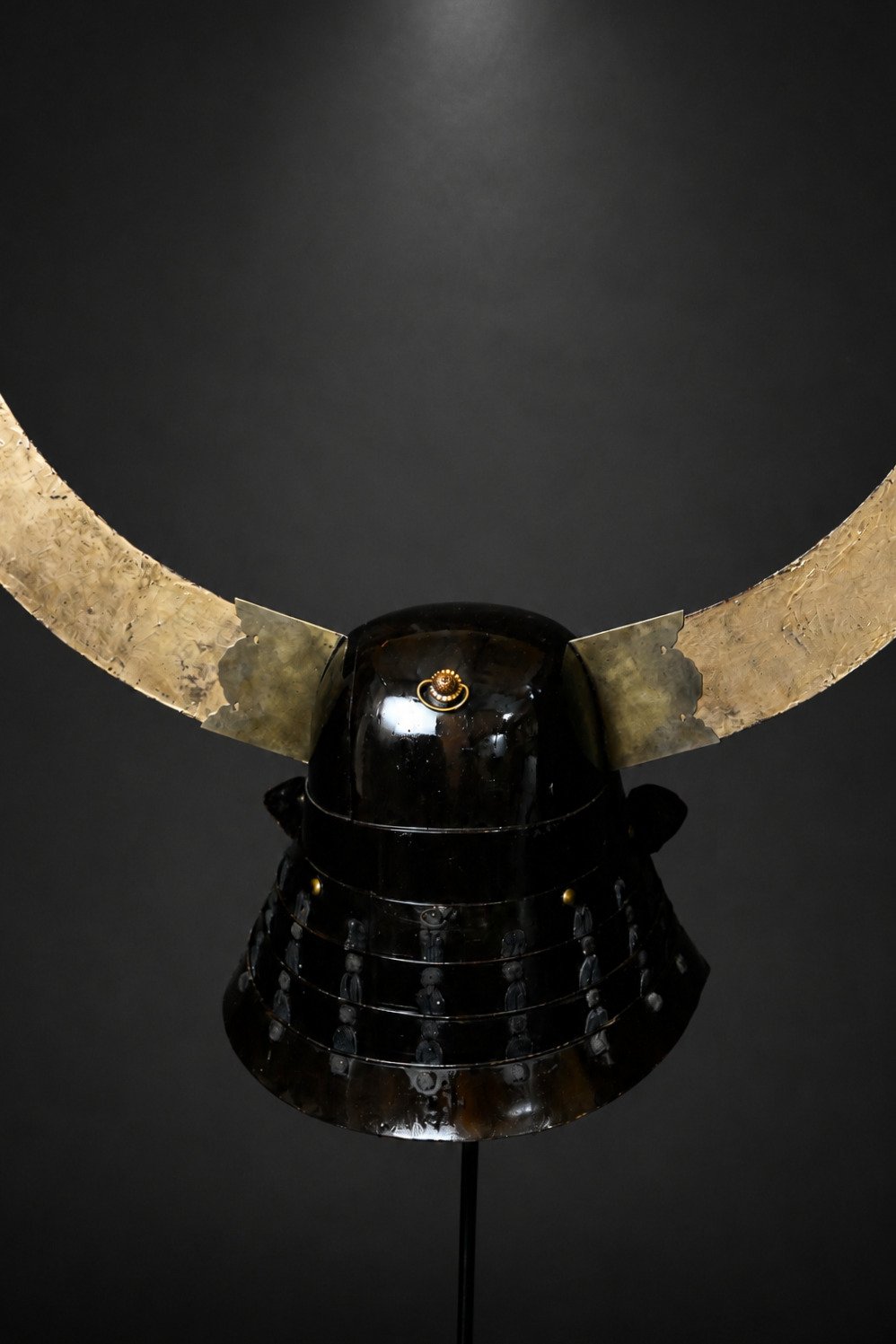 Zunari Kabuto with Gold Crescent Wakidate – Edo Period — 8 of 11