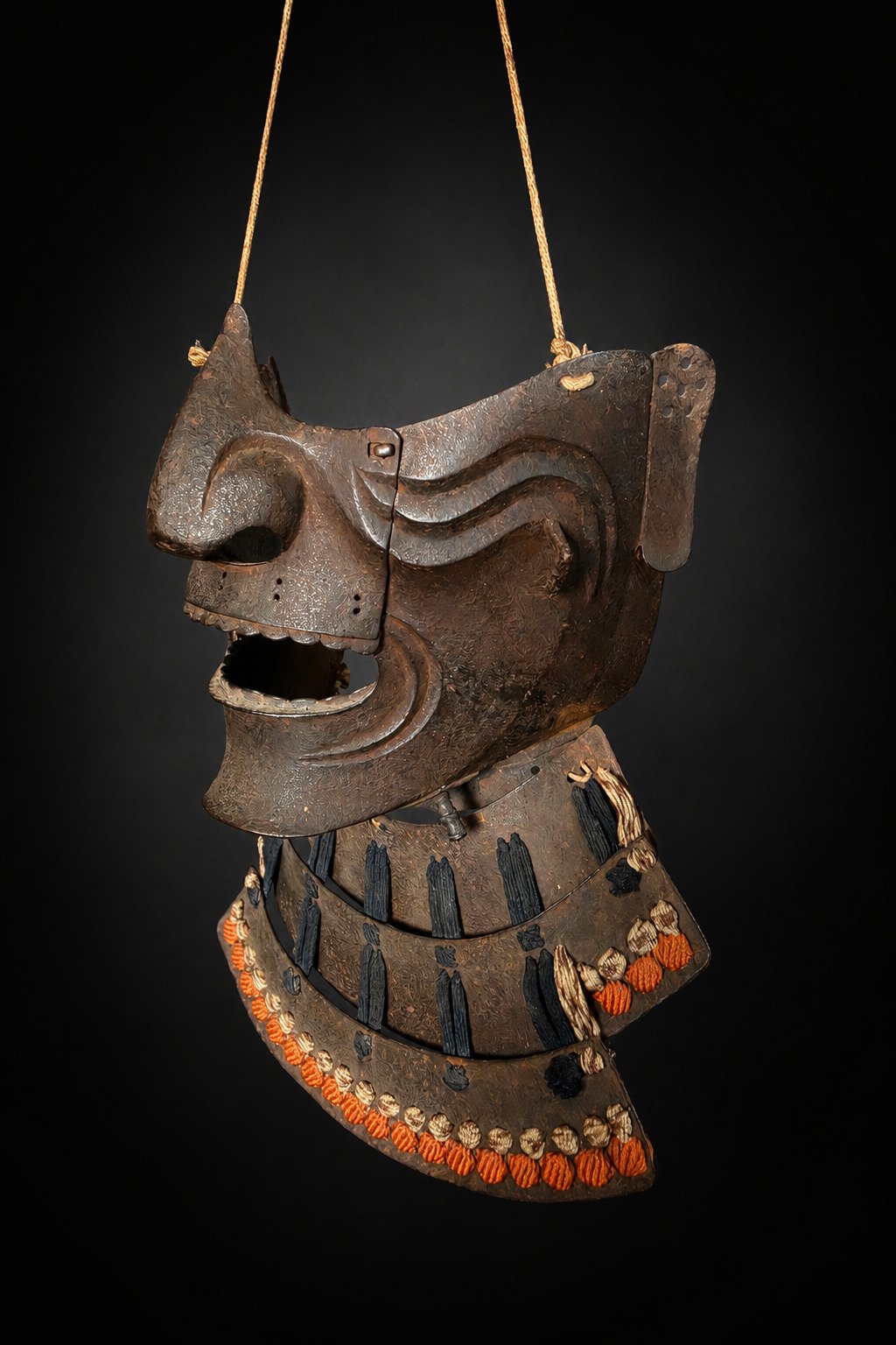 Edo Period Iron Mempō with Three-Lame Yodare-kake – Russet Lacquer — 5 of 8