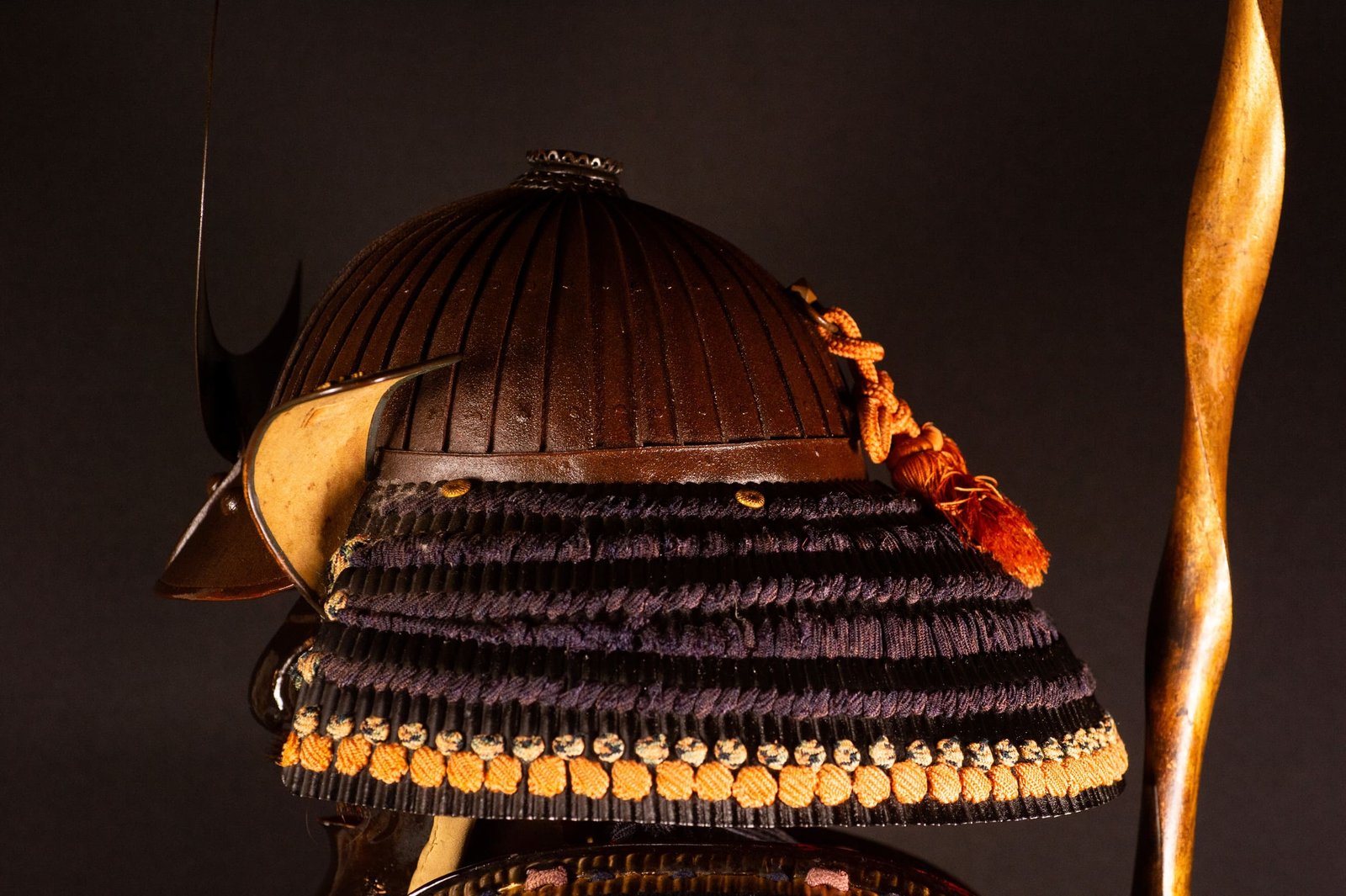 Samurai Armor (Gusoku) with Crescent-Moon Maedate and Tokugawa Mon - Edo Period — 22 of 32