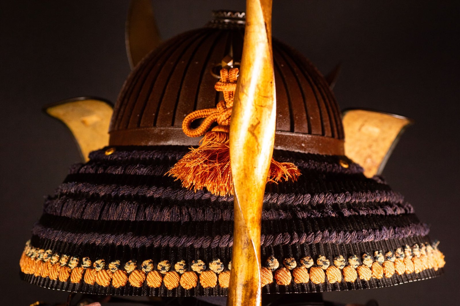 Samurai Armor (Gusoku) with Crescent-Moon Maedate and Tokugawa Mon - Edo Period — 26 of 32