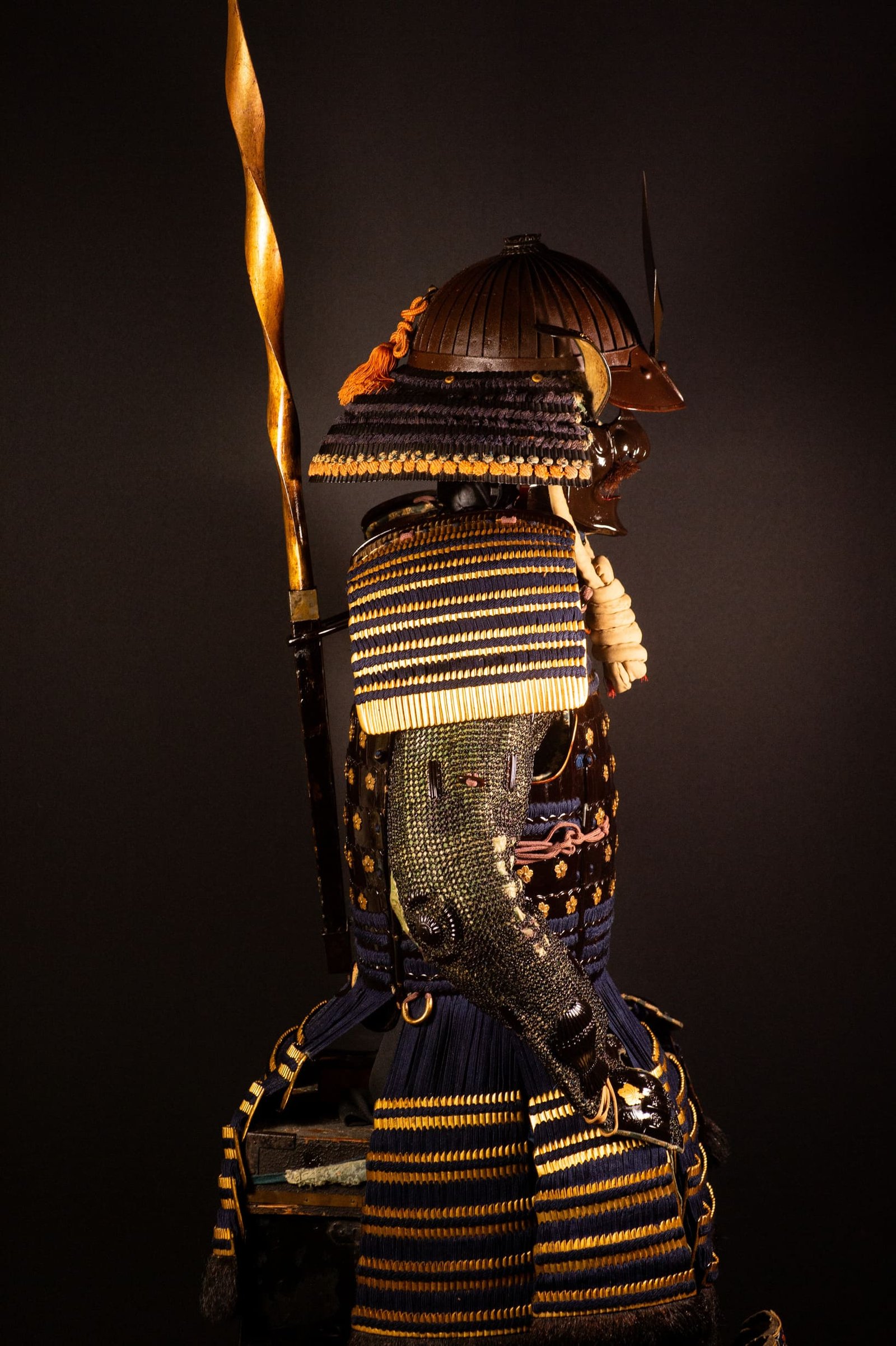 Samurai Armor (Gusoku) with Crescent-Moon Maedate and Tokugawa Mon - Edo Period — 29 of 32
