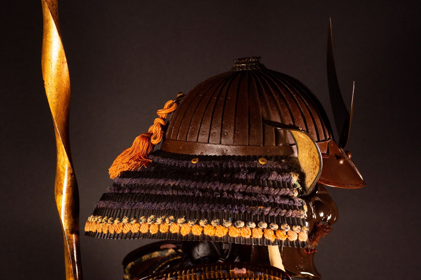 Samurai Armor (Gusoku) with Crescent-Moon Maedate and Tokugawa Mon - Edo Period — 30 of 32