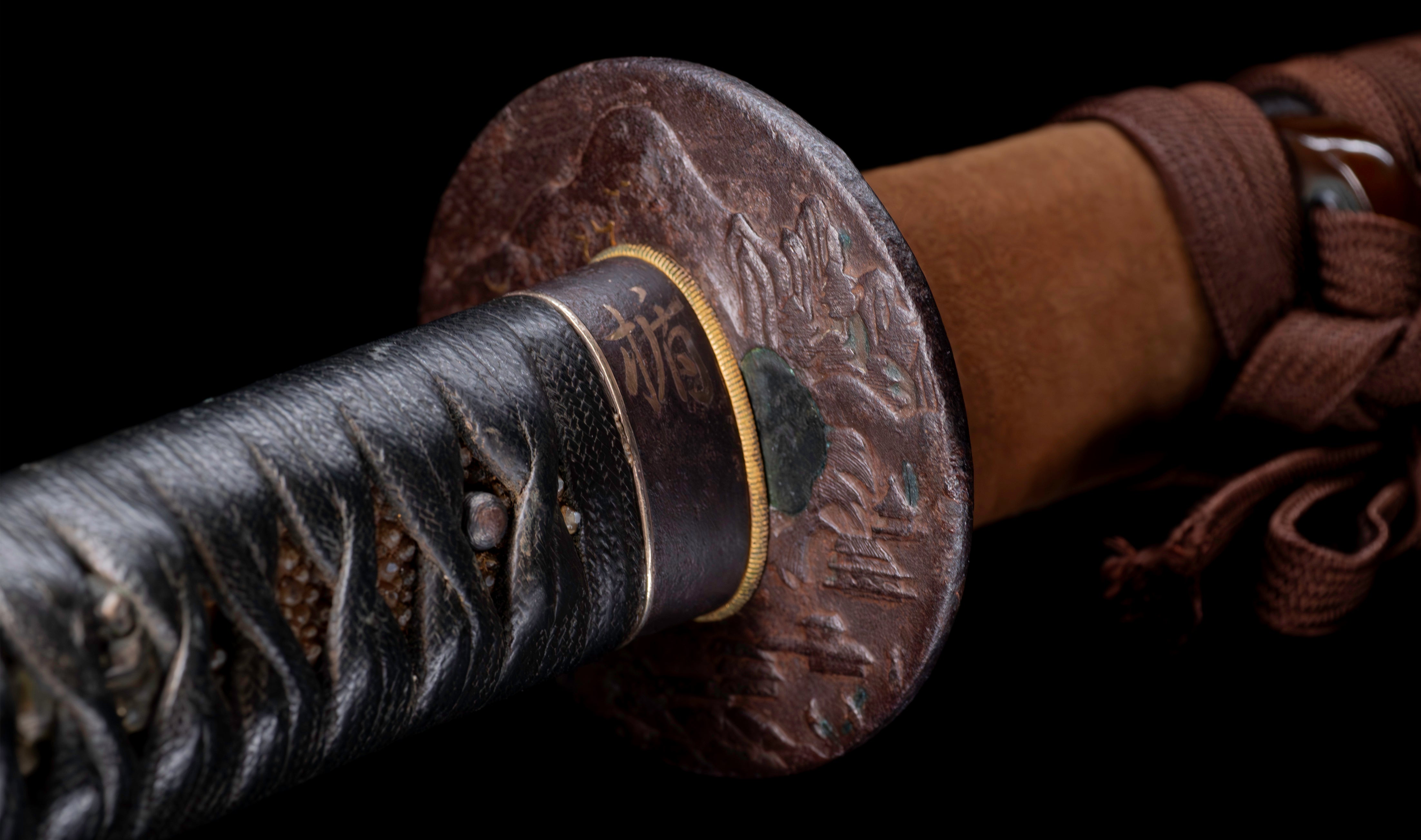 Antique Japanese Katana: Gunome Hamon, Higo Iron Fittings, Leather Tsukamaki — 26 of 41