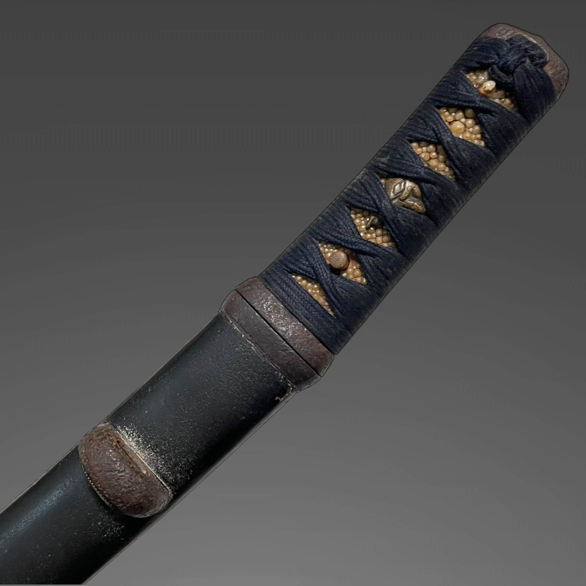 Aikuchi Koshirae for Sunnobi Tanto, Edo Period, Iron Fittings — 4 of 12