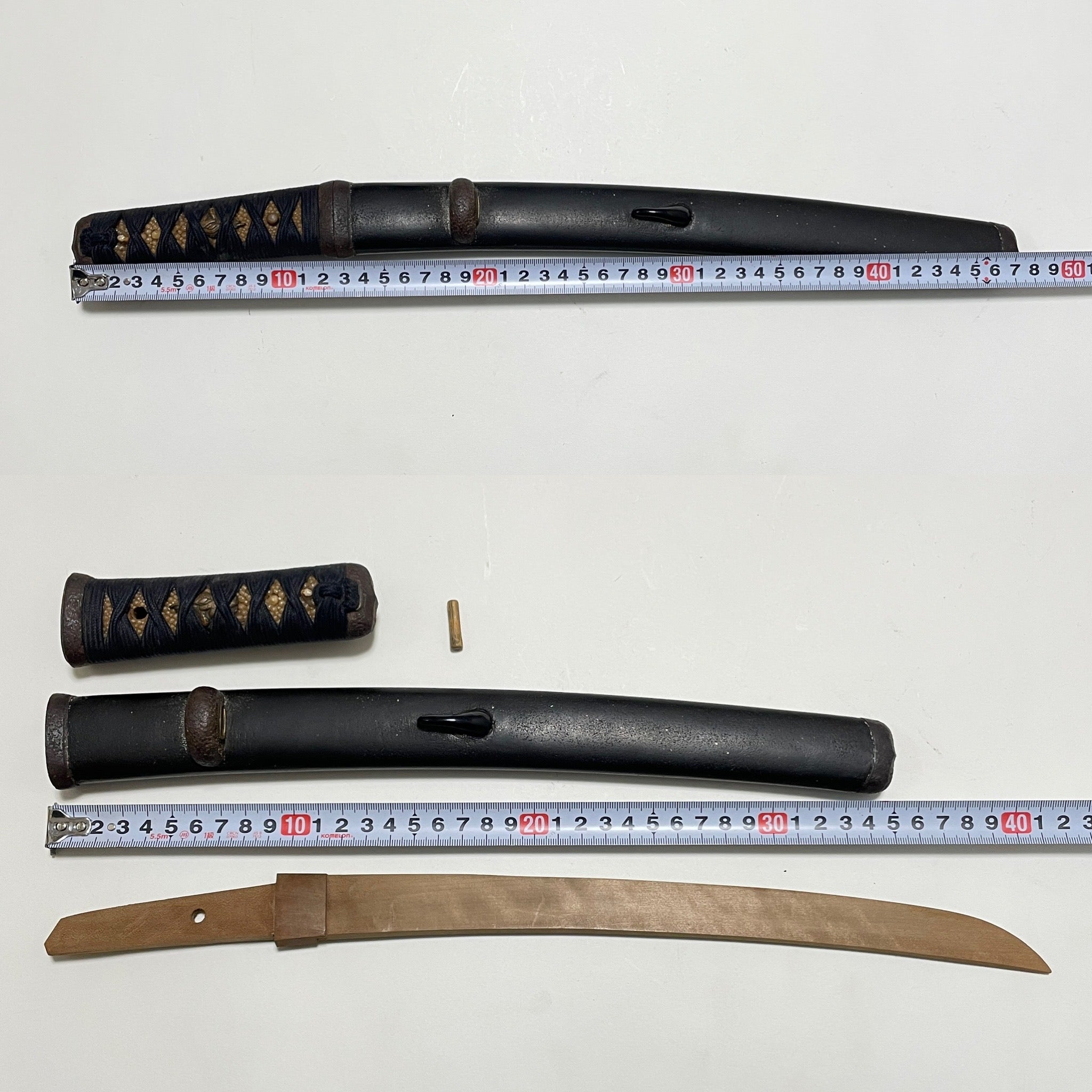 Aikuchi Koshirae for Sunnobi Tanto, Edo Period, Iron Fittings — 11 of 12