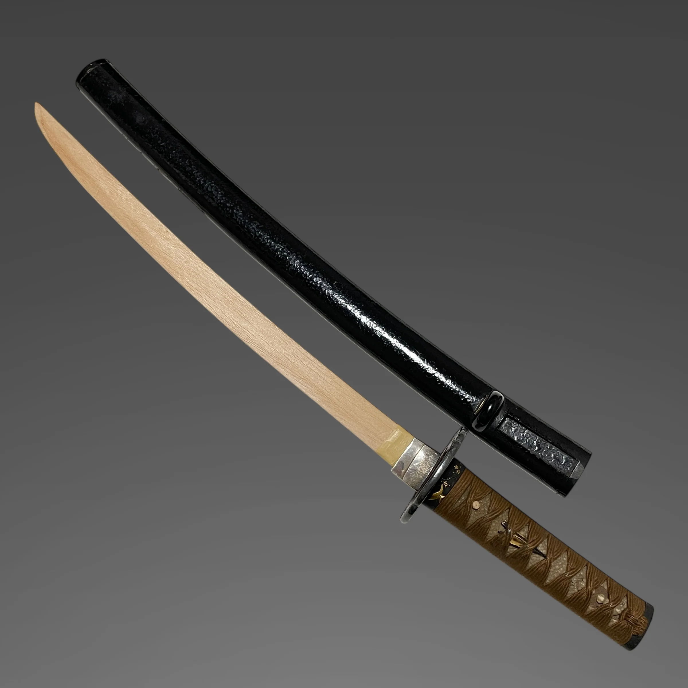 Antique Koshirae for Wakizashi with Plum-themed Fittings, Edo Period — 4 of 15