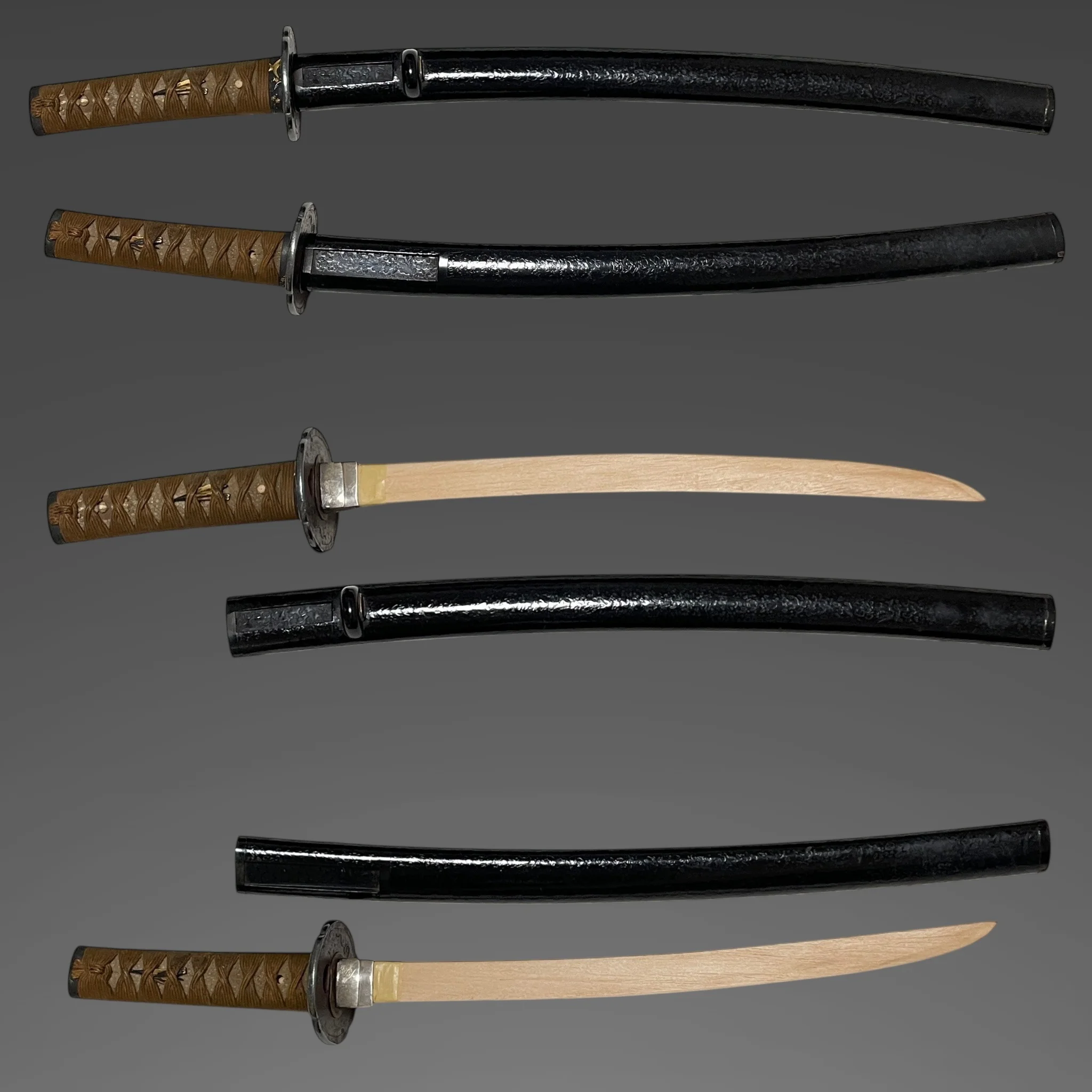 Antique Koshirae for Wakizashi with Plum-themed Fittings, Edo Period — 9 of 15