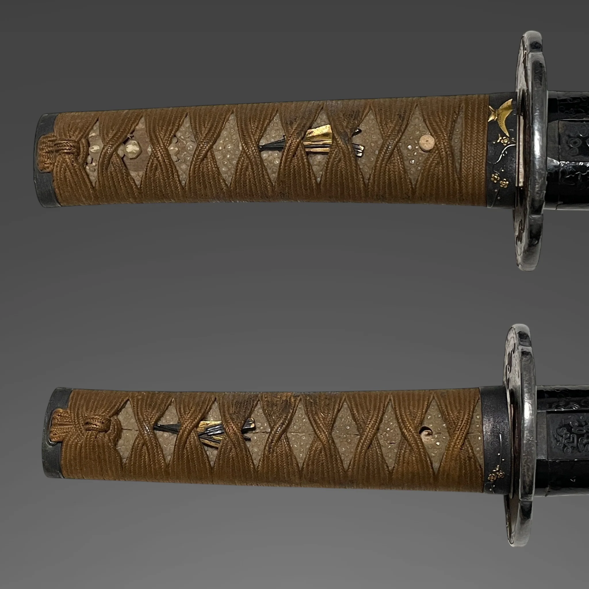 Antique Koshirae for Wakizashi with Plum-themed Fittings, Edo Period — 10 of 15