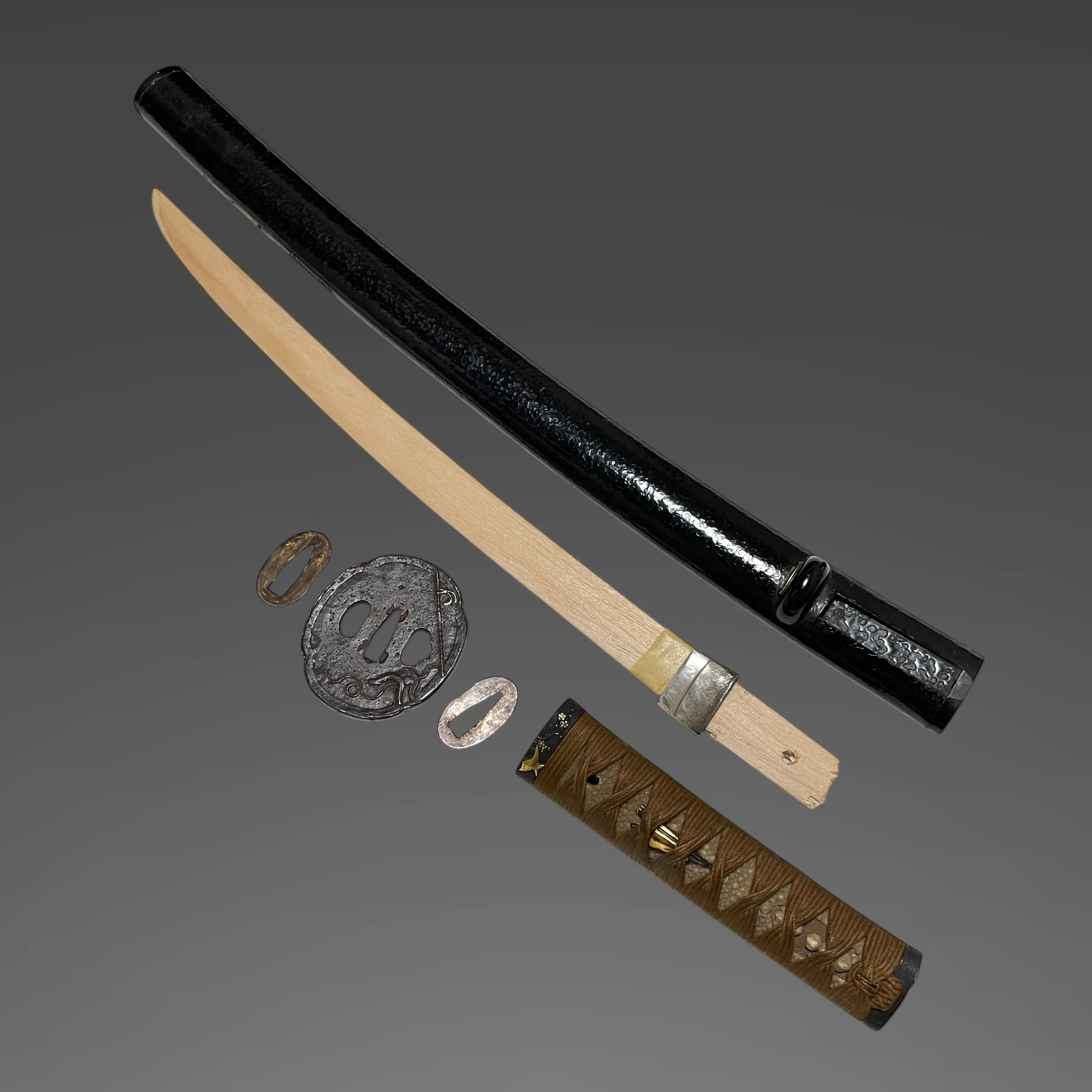 Antique Koshirae for Wakizashi with Plum-themed Fittings, Edo Period — 14 of 15
