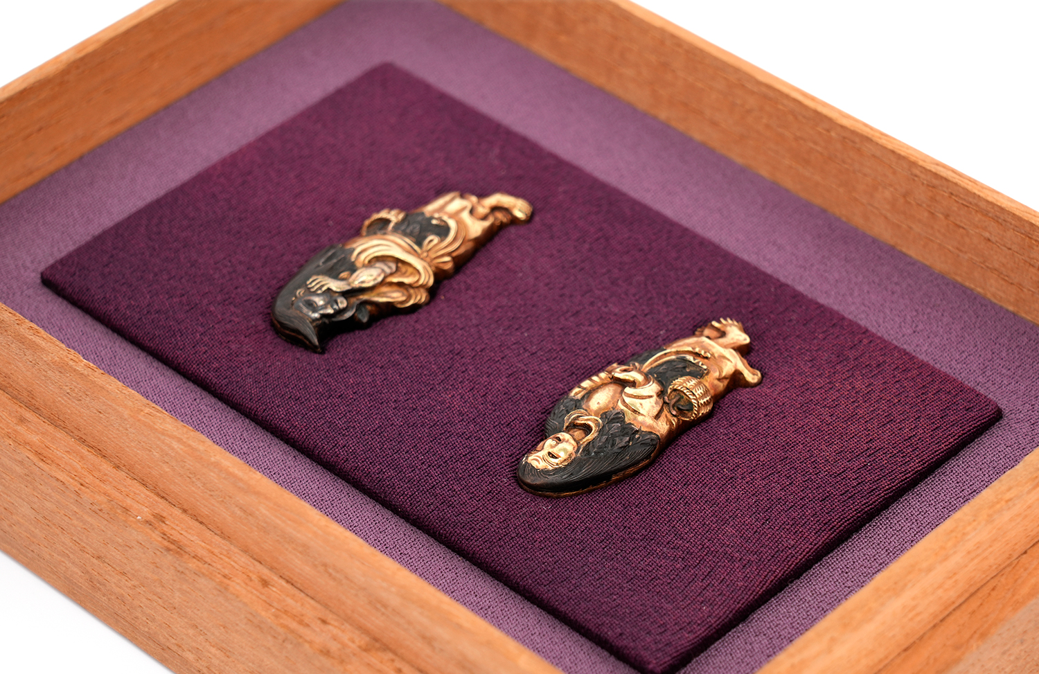 Menuki with Two Immortals Design, Mumei (Kyokinko) - 13-256 — 21 of 24