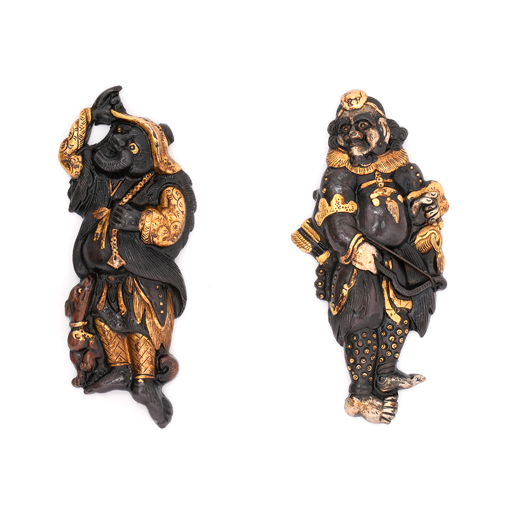 Menuki with Design of Tartars - Mumei (Kyokinko) — 1 of 3
