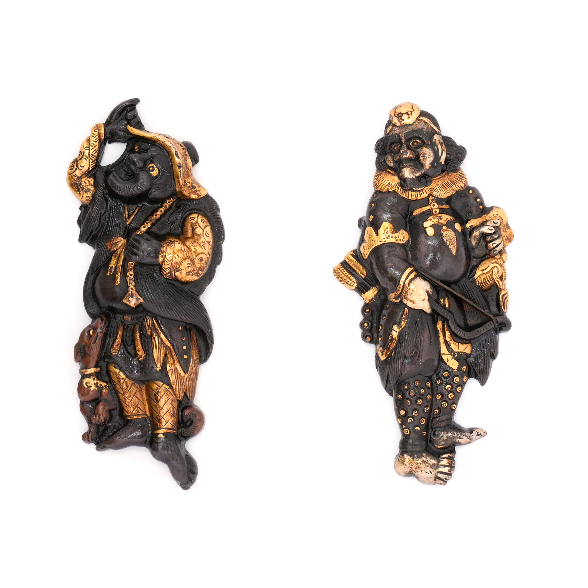 Menuki with Design of Tartars - Mumei (Kyokinko) — 2 of 3