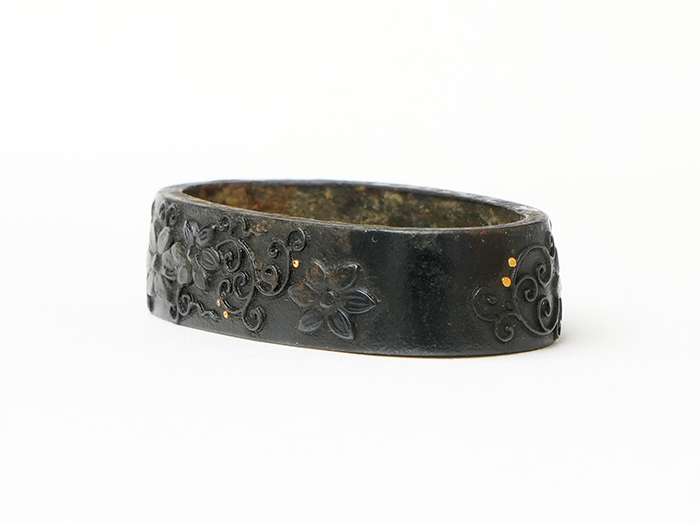 Fuchi: Clematis and Arabesque Design, Mumei — 7 of 10