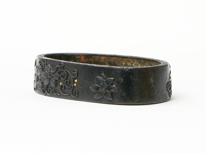 Fuchi: Clematis and Arabesque Design, Mumei — 10 of 10