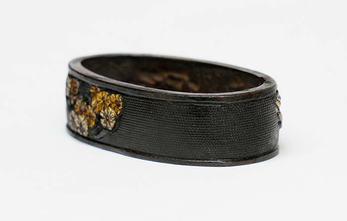 Fuchi-Kashira: Cherry Blossom, Paulownia, and Phoenix Design, Mumei — 14 of 16