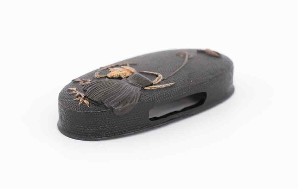 Fuchi-Kashira: Iwamoto Konkan - Straw Drying Design — 6 of 17