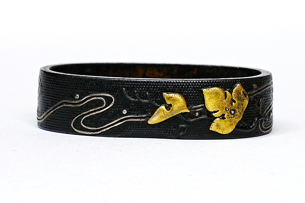 Fuchi-Kashira: Leaves and Stream Design, Hachi (Kao) — 8 of 11