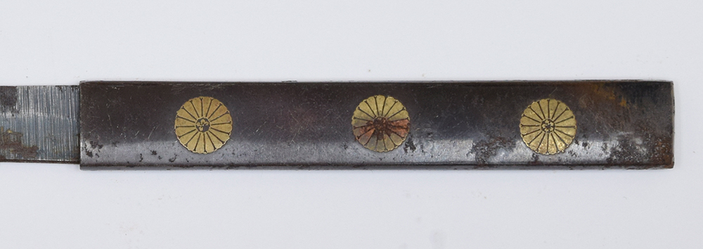 Sixteen-Petal Chrysanthemum Kozuka (with tip), Mumei — 3 of 6