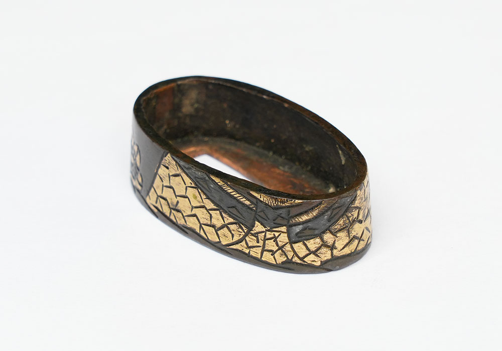 Yodo Castle Design Fuchi-Kashira, Mumei — 5 of 7