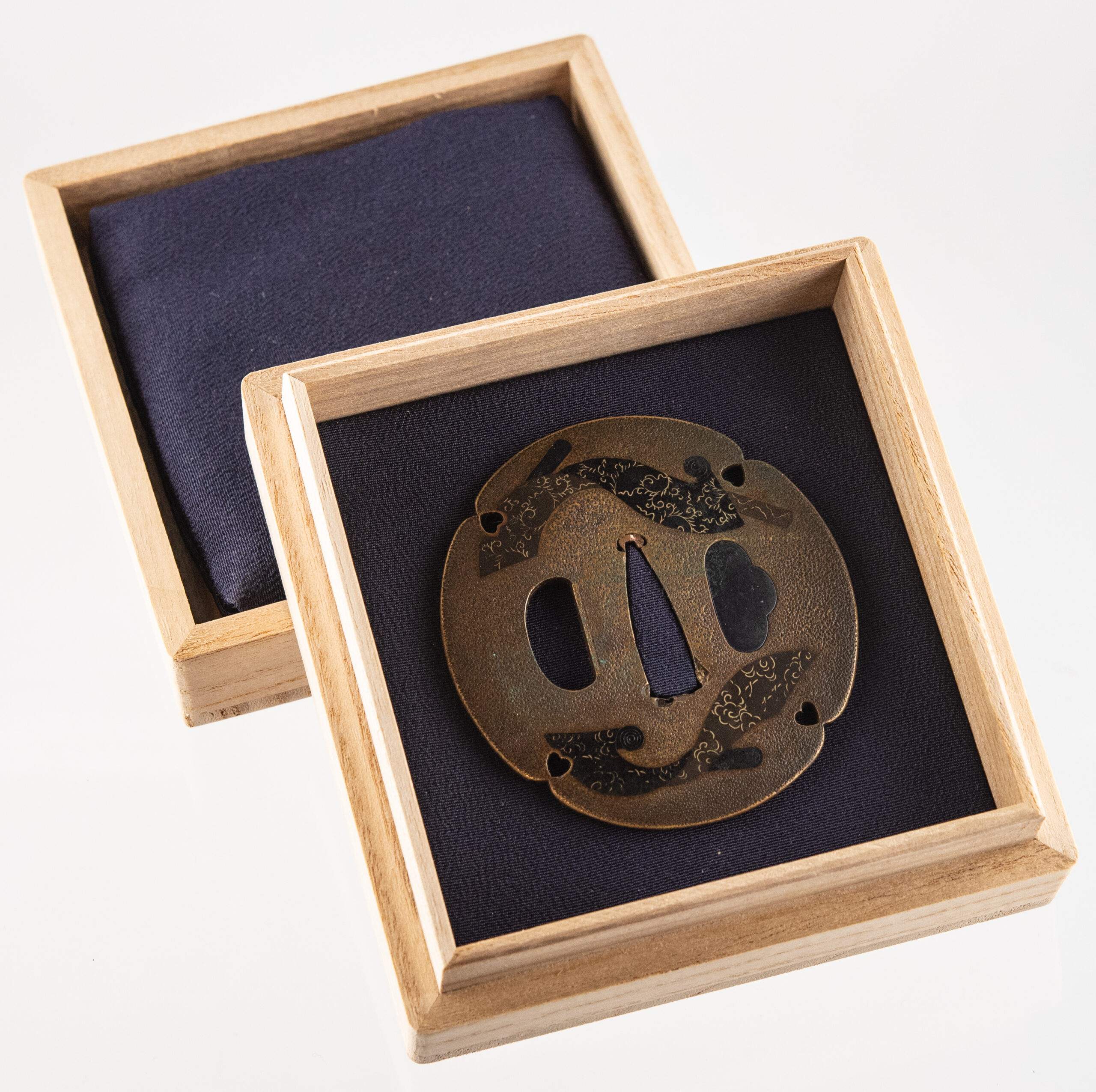 Umetada Style Sentoku Tsuba with Textile Rolls – Middle Edo Period — 2 of 10