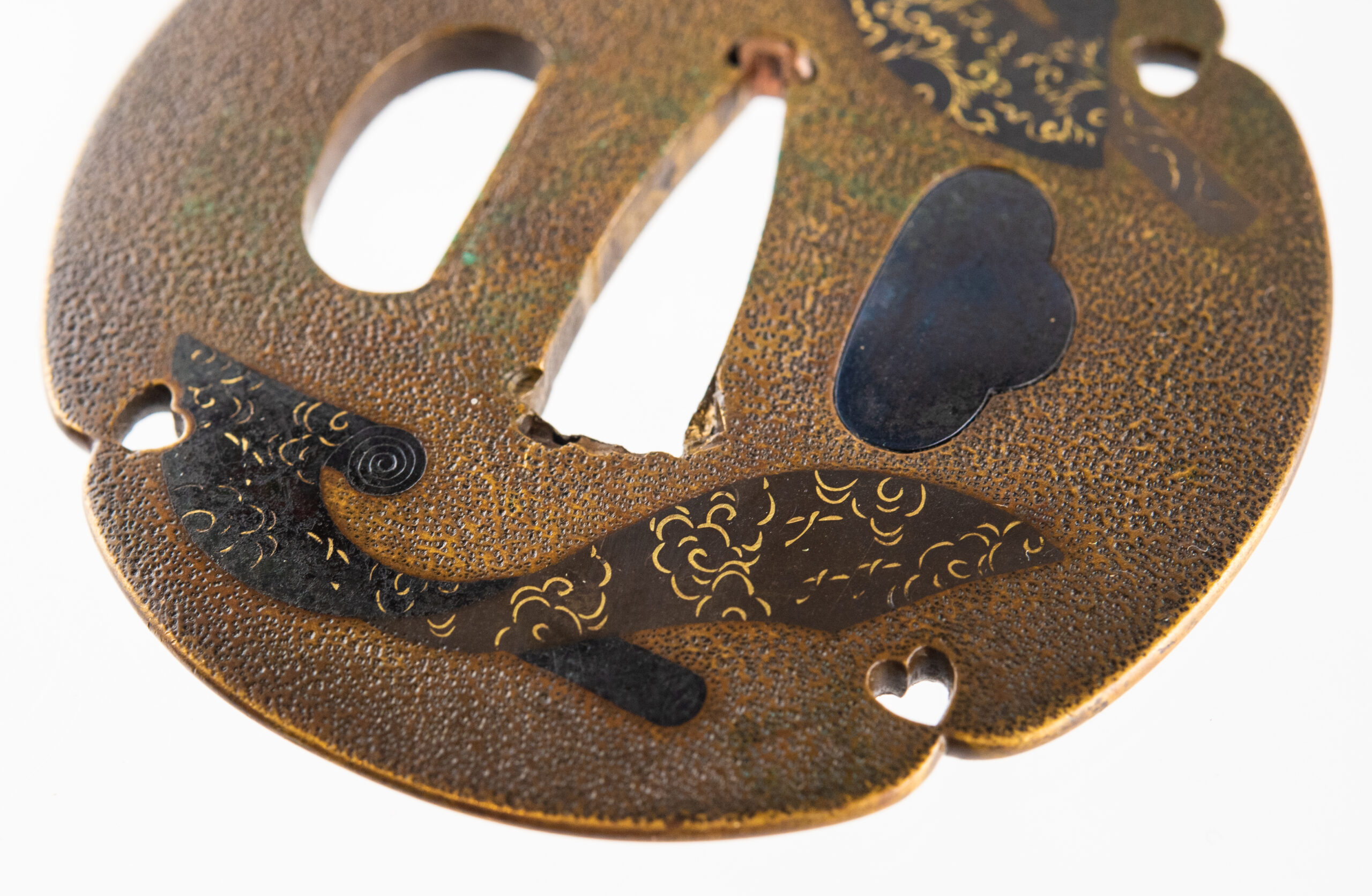 Umetada Style Sentoku Tsuba with Textile Rolls – Middle Edo Period — 9 of 10