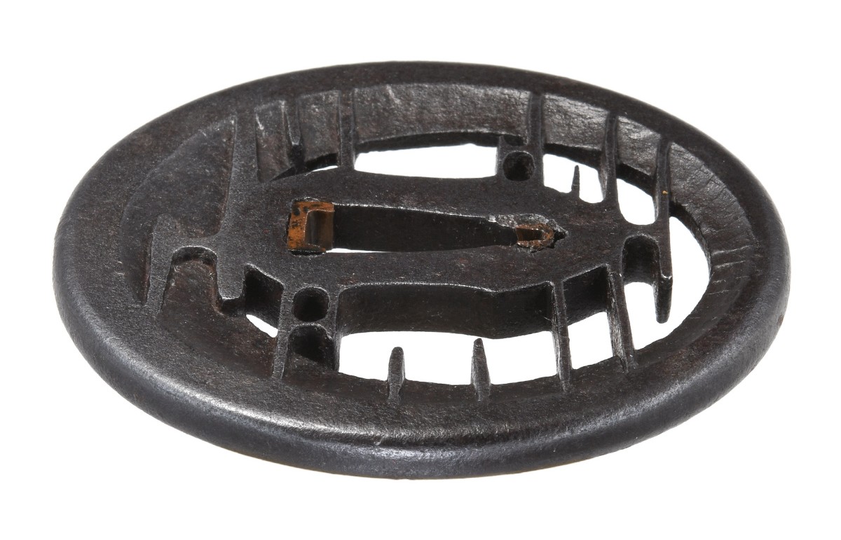 Tsuba: Mumei Akasaka Kasumi-Sukashi-Tsuba (NBTHK Hozon Tosogu) — 10 of 15