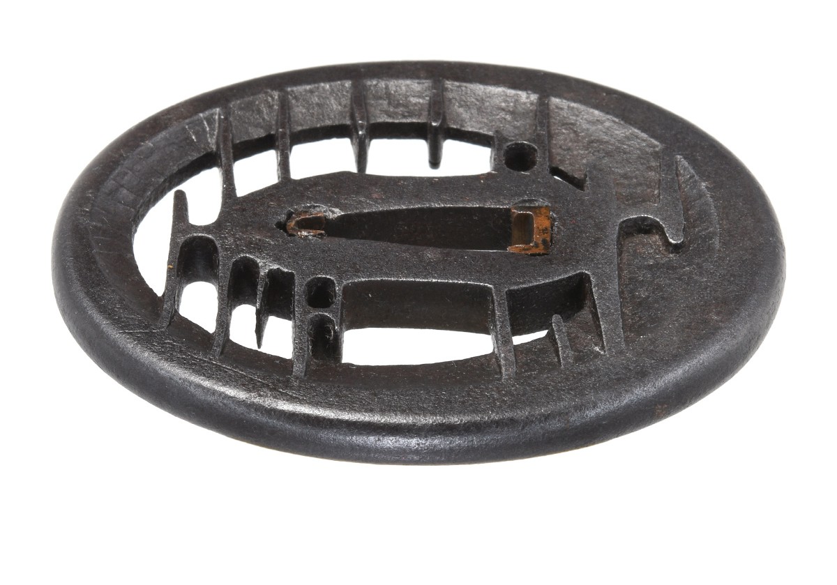 Tsuba: Mumei Akasaka Kasumi-Sukashi-Tsuba (NBTHK Hozon Tosogu) — 12 of 15