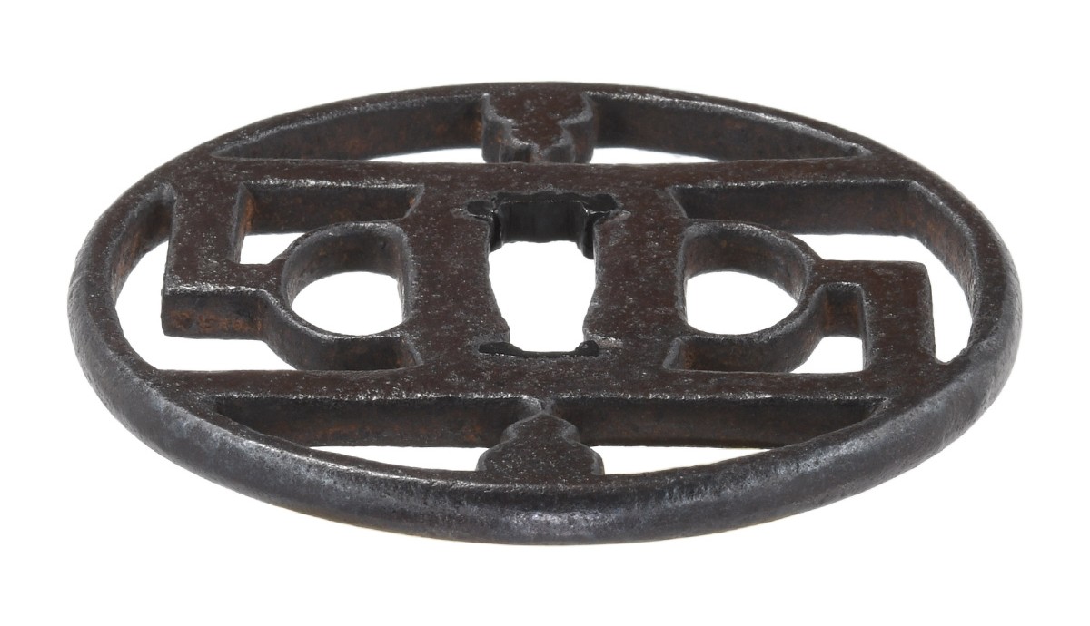 Tsuba: Mumei Kanayama with Kagi-Hyotan-sukashi Design, NBTHK Tokubetsu Hozon Tosogu — 11 of 15