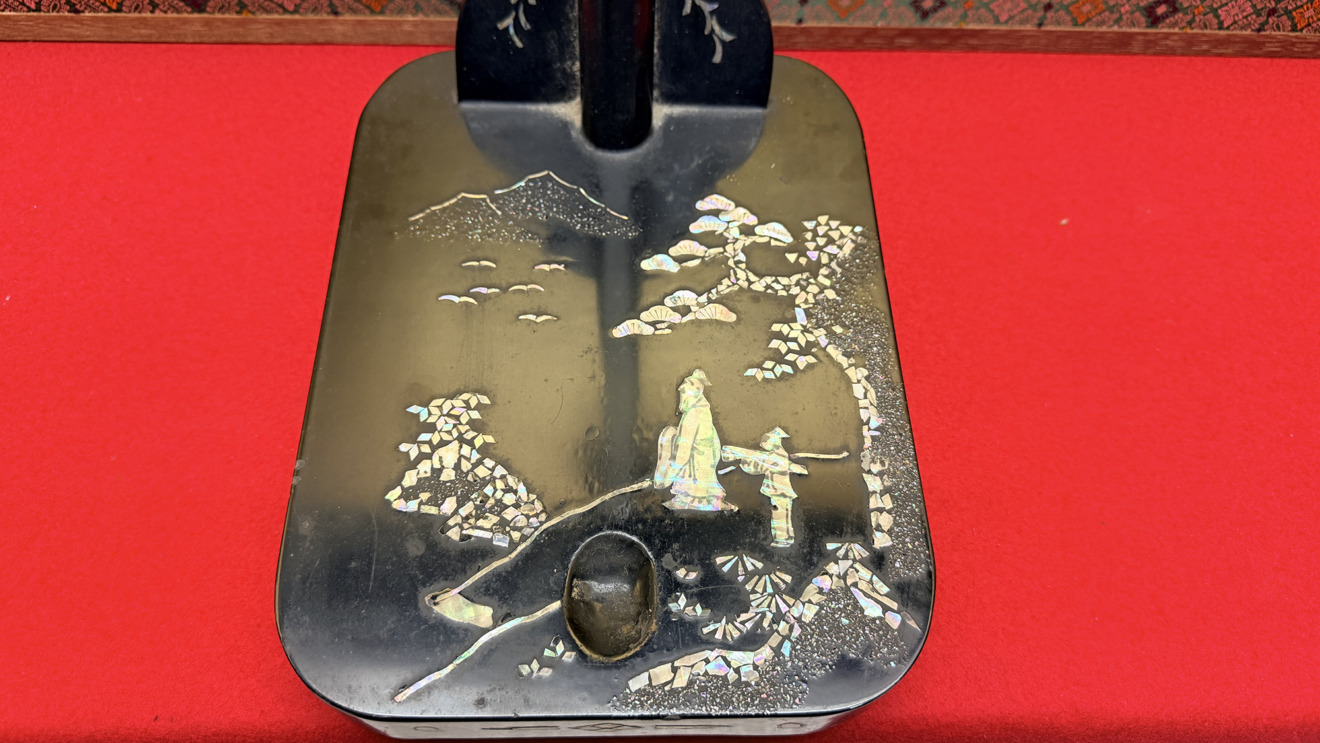 Raden Makie Tachi-kake (Single Stand) with Landscape and Figures, Raden Work — 4 of 9
